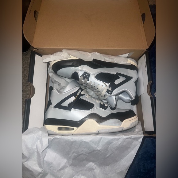Jordan 4 Retro Platinum Metallic Gold Womens 8 / 6.5Y Good Used Condition w Box - Picture 1 of 12